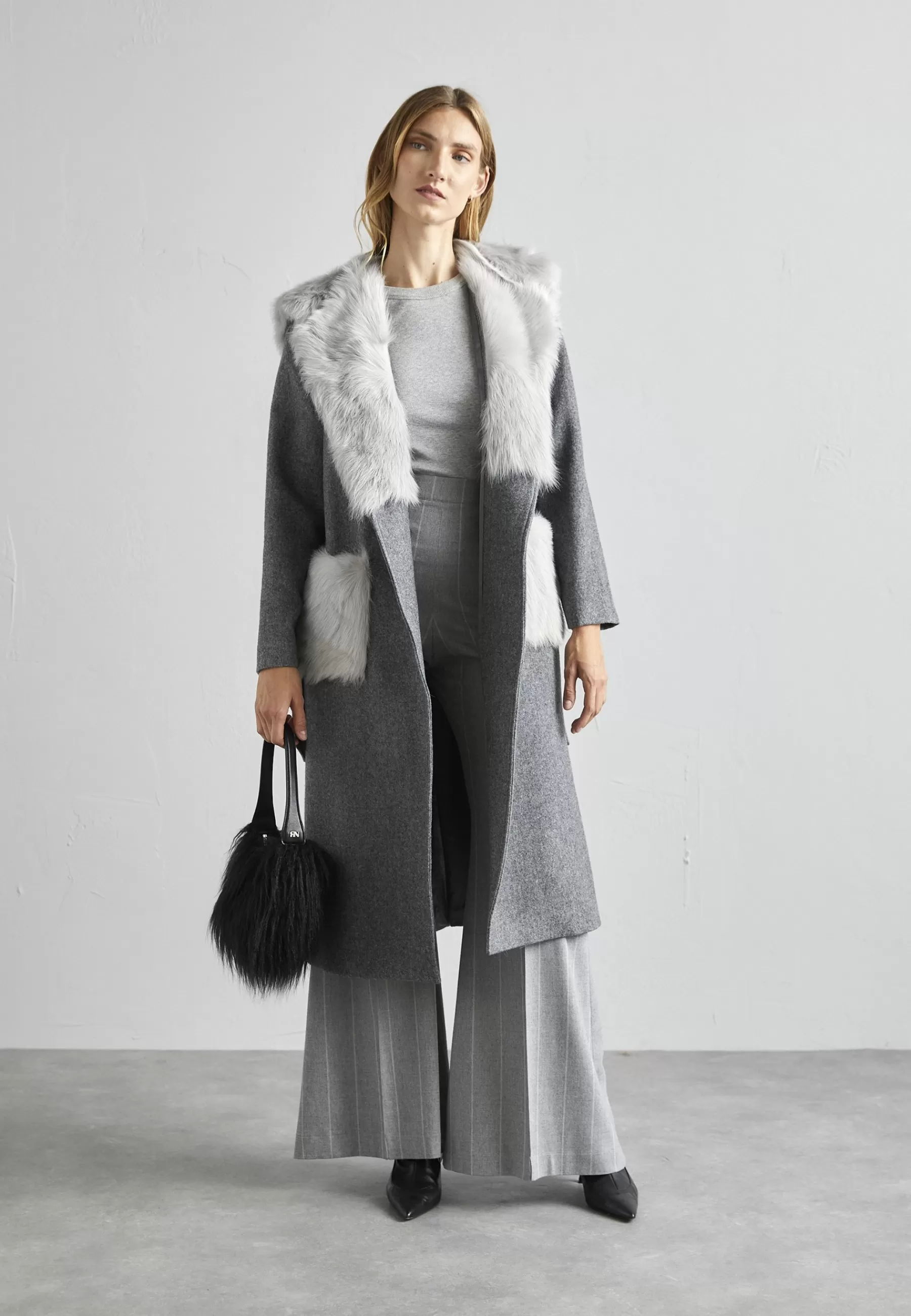 STUDIO ID Mackenzie With Shearling Hood And Pockets - Mantel>Dames Wollen Jassen