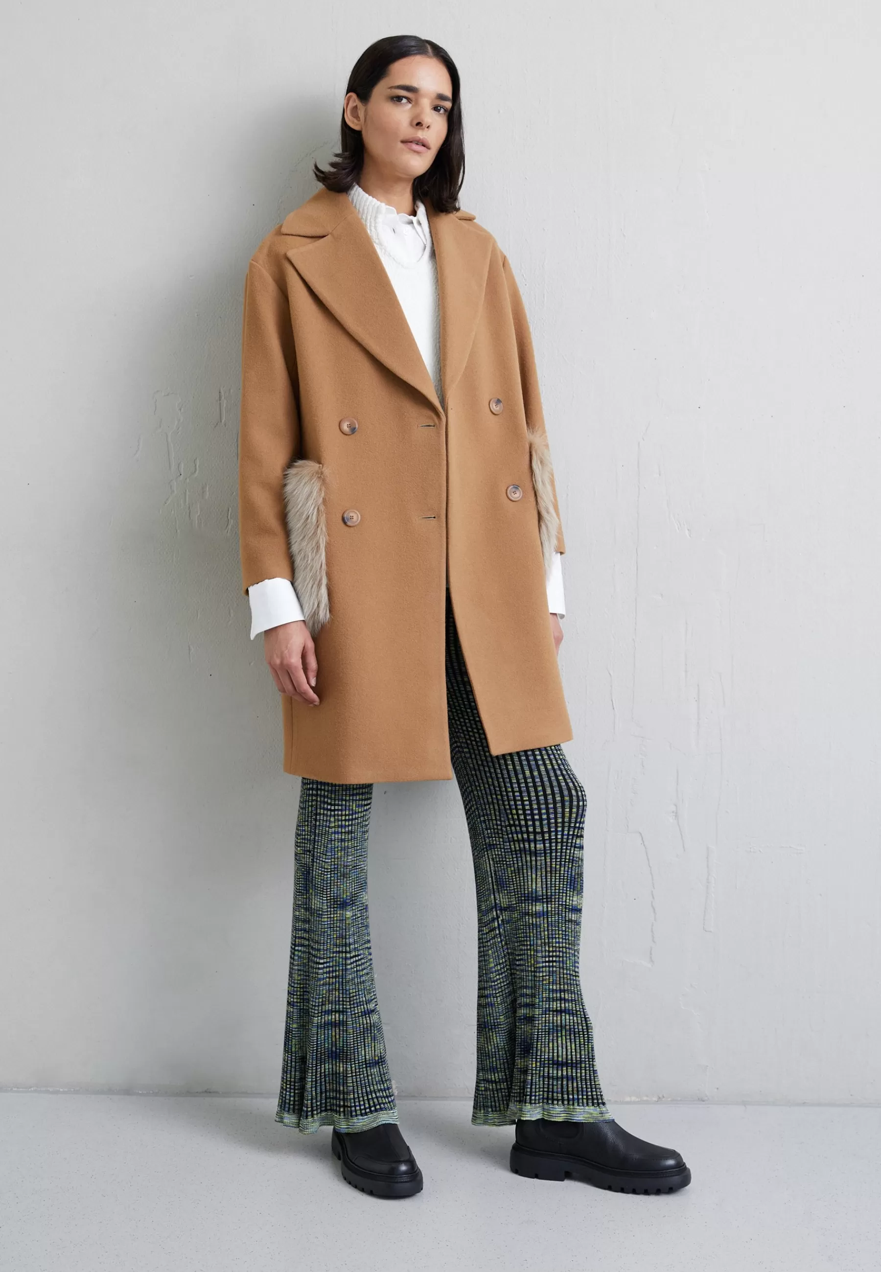 STUDIO ID Madison Coat With Shearling Pockets - Mantel>Dames Wollen Jassen