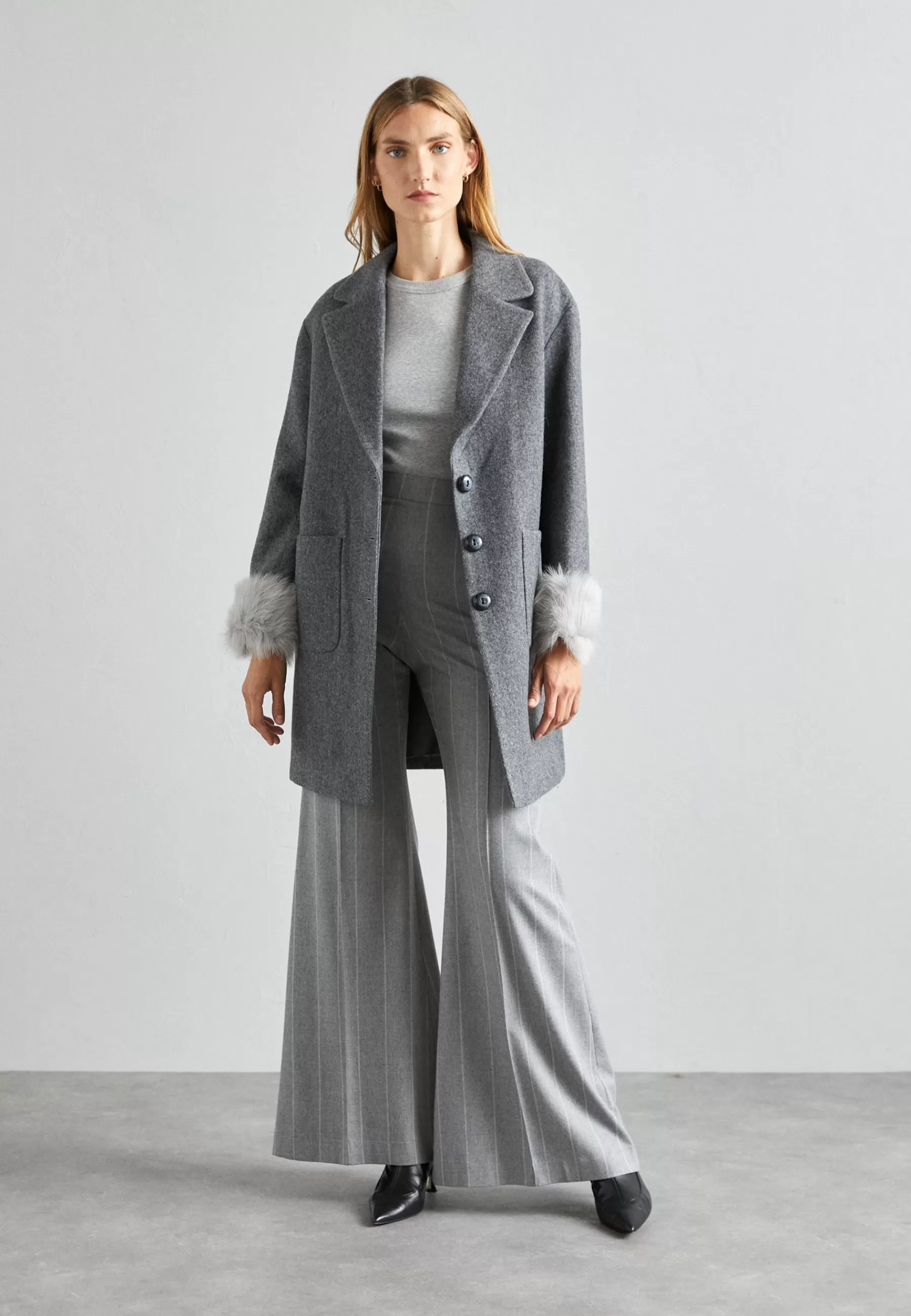 STUDIO ID Maggi Car Coat Short With Cuffs - Halflange Jas>Dames Wollen Jassen